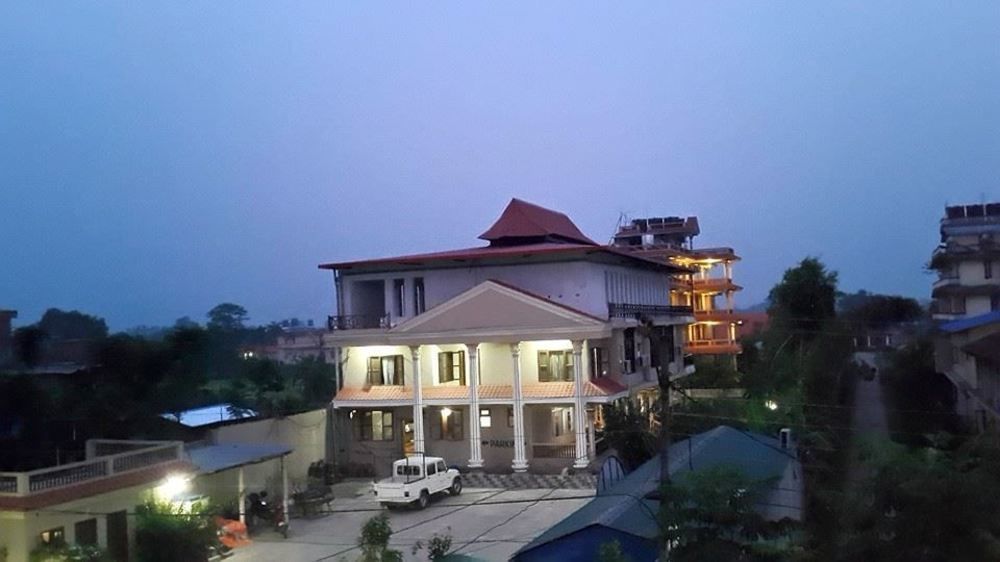 Hotel Royal Safari Sauraha Exteriér fotografie